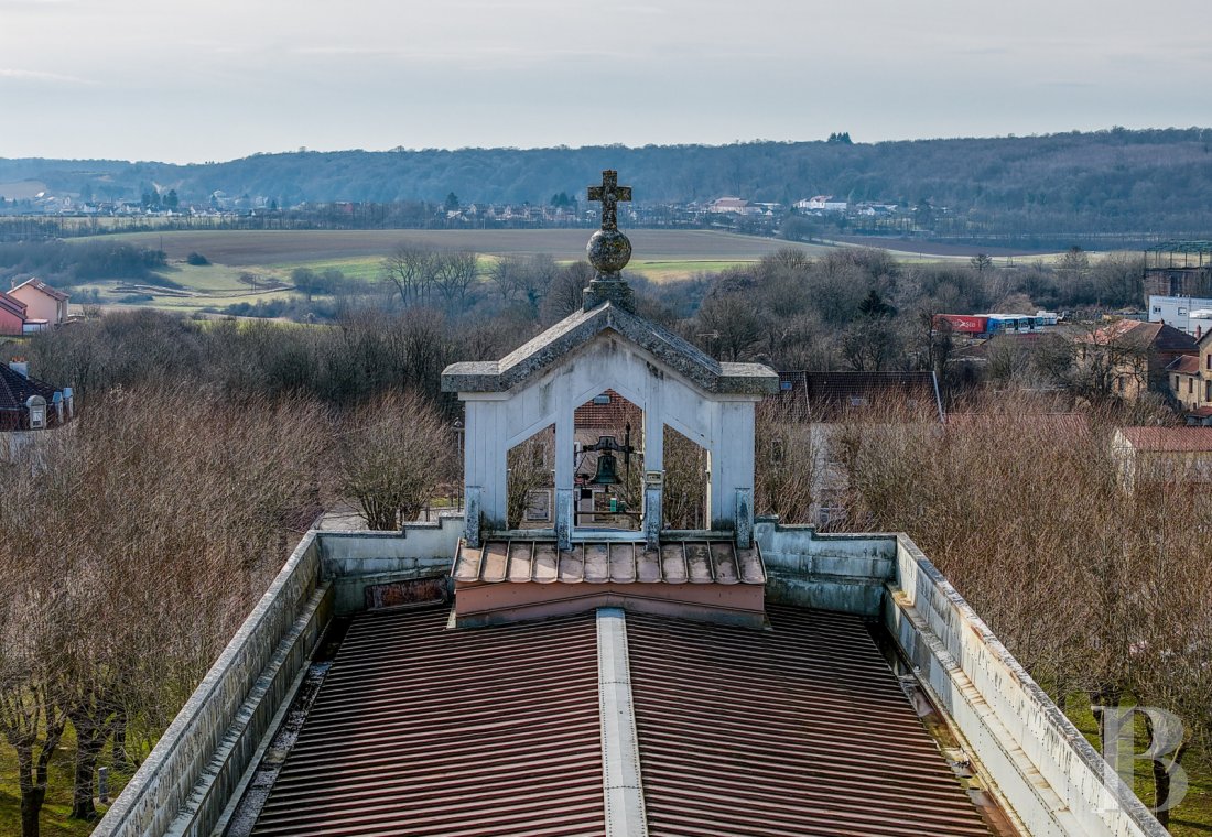 À Crusnes, en Meurthe-et-Moselle, à proximité du Luxembourg, une église d'un style unique ouverte à tout projet culturel ou commercial - photo  n°2